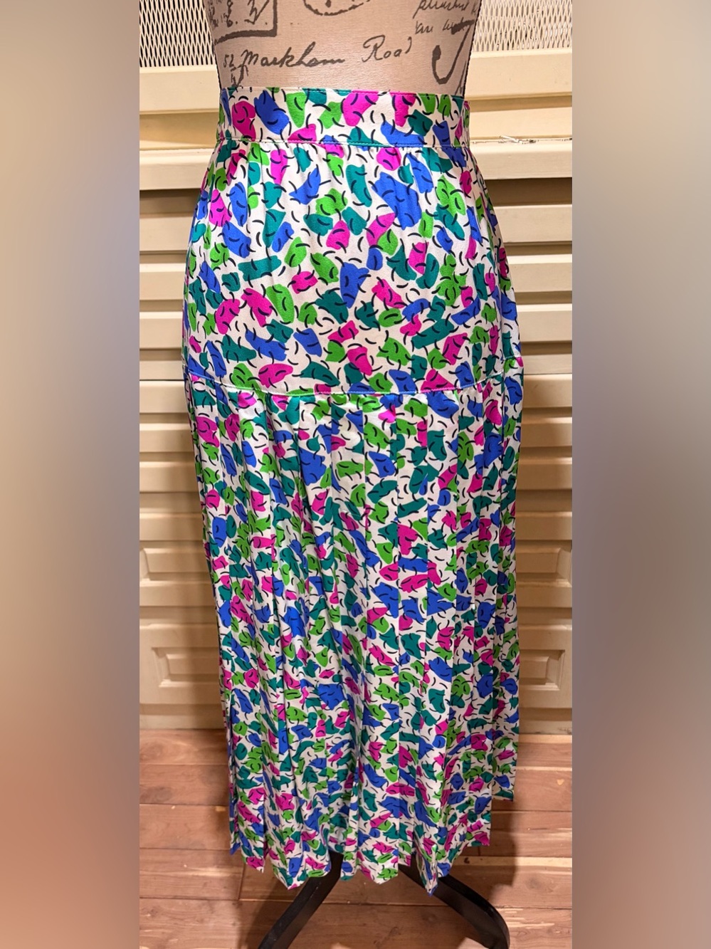 Vintage Escada Margaretha Ley 100% Silk Pleated Midi Skirt